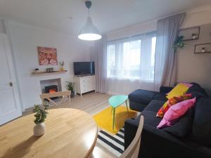 Funky Cow-Stylish flat near Glasgow Airport