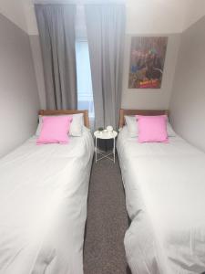 Funky Cow-Stylish flat near Glasgow Airport