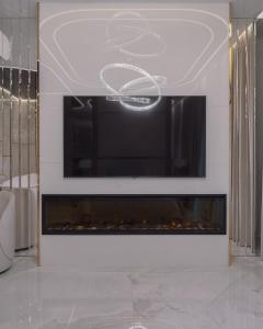 Nana White Lux Apartment