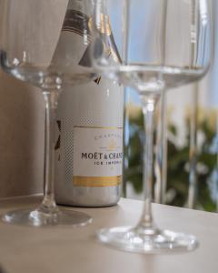 Nana white lux apartaments