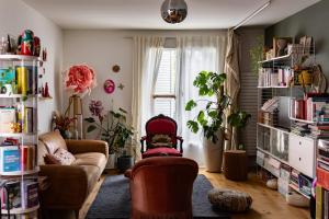 Chambre confortable avec espace bureau