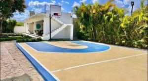 10 bedroom huge villa close to Sosua downtown