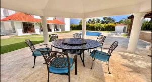 10 bedroom huge villa close to Sosua downtown