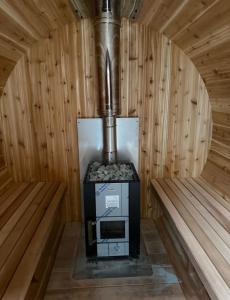 The Royal Ravine Luxury Retreat with Hot Tub & Sauna