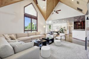 The Perfect Getaway 5BR with Pool and Hot Tub