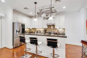 3BR Home with Power Wifi & Hot Tub