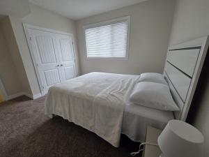 Modern 2 Bedroom Suite Private & Fully Furnished