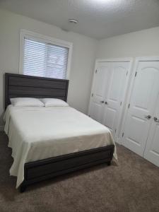 Modern 2 Bedroom Suite Private & Fully Furnished