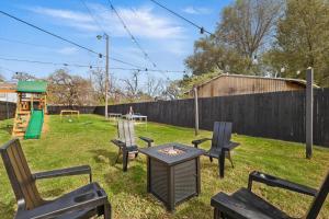 Modern 4BR 2BA Home with Hot Tub-Grill & Huge Yard