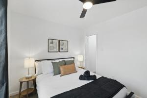 Modern 4BR 2BA Home with Hot Tub-Grill & Huge Yard