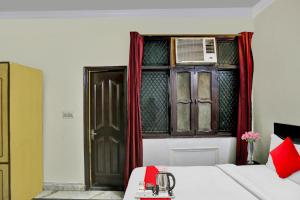 Super HOTEL DIAMOND TREE SECTOR 49 NOIDA NEAR PRAYAG HOSPITAL