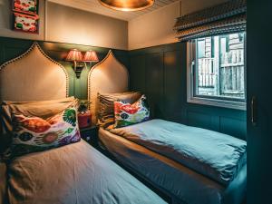 The Game Keeper - Uk50611