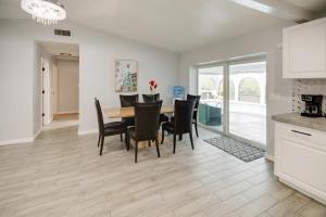 Heated Pool & BeachFront Villa with Soundproofed Doors in heart CapeCoral