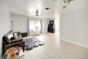 Heated Pool & BeachFront Villa with Soundproofed Doors in heart CapeCoral