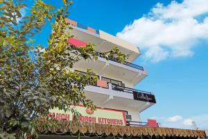 Collection O Mayank Guest House Near ISKCON Temple Noida