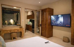 Luxury private pool villa 7 minutes to ubud