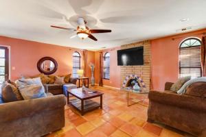 Happy Hours Pretty Quiet Comfortable Suite #2