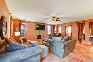 Happy Hours Pretty Quiet Comfortable Suite #2