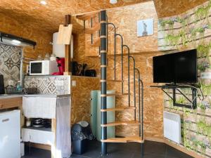 Mini-maison près de Paris avec cour privée - FR-1-581-160