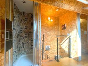 Mini-maison près de Paris avec cour privée - FR-1-581-160