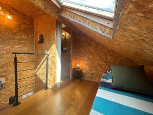 Mini-maison près de Paris avec cour privée - FR-1-581-160