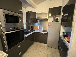 Studio mezzanine climatisé pour 5 avec parking, à 800m de la plage - FR-1-607-238