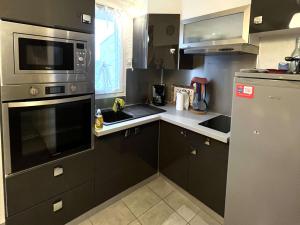 Studio mezzanine climatisé pour 5 avec parking, à 800m de la plage - FR-1-607-238