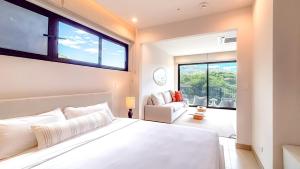 Kamin Casa, Ocean Views & Beach Club