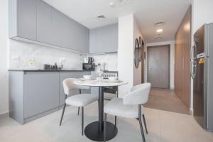 Free housekeeping visits during your stay - StayShort - Stylish Modern Studio in Living Garden 2