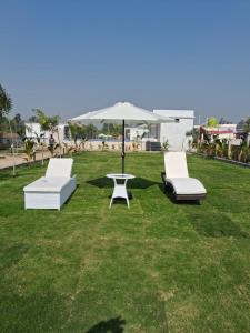 White coastal beach resort , Mandarmani