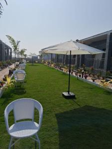 White coastal beach resort , Mandarmani