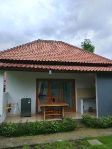 W home stay tulamben