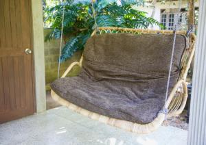 Coastal Dream House with Jacuzzi - 3 Bedrooms - Just Steps from a Stunning Beach