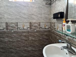 2 Bedrooms with Ocean Views, 1 min walk to My Khe Beach