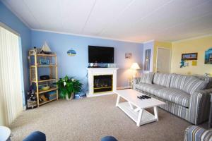 Harbour Island 302L condo