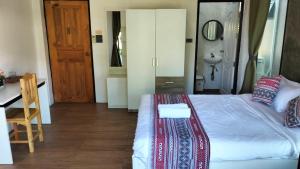 River Bend Villas room queen size