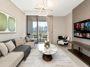 Kensington 1BR and Study with Sofa Bed Burj View Dubal mall link