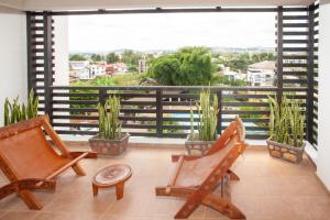 Jardin dIvandry avec piscine et vue