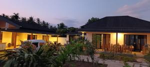 Jungle Family Homestay and resto