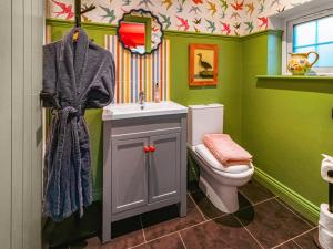 The Twitcher - Uk50612