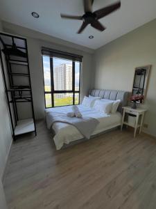 Modern Two Bedroom Ipoh City Apartment with Pool, Gym and Free Parking