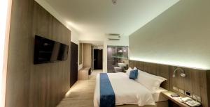 Superior Double or Twin Room room in Flora by Crossroads Hotel