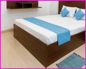 Hotel Girivan Aprna # Premium Palace Near Ram Janam Bhoomi And Temple, Ayodhya # Free Wifi and Room Servce, Facilities, Best Hotel