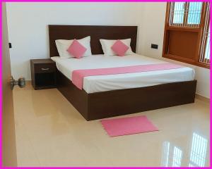 Hotel Girivan Aprna # Premium Palace Near Ram Janam Bhoomi And Temple, Ayodhya # Free Wifi and Room Servce, Facilities, Best Hotel