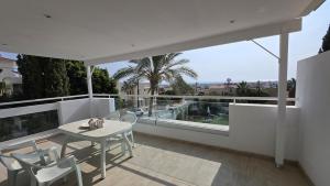 Spacious 1BDR Sea View & Pool