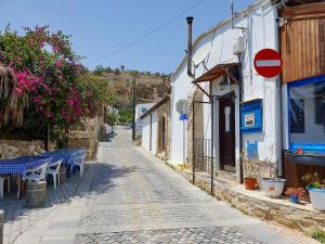 Spacious 1BDR Sea View & Pool