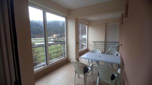 Deina Bright and Spacious Apartment