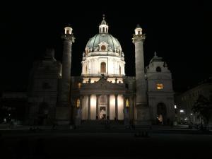 Operastreet Residences - Piano Suite