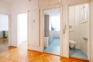 Operastreet Residences - Piano Suite