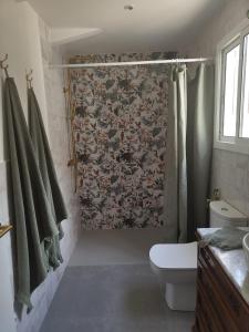 Amplia Habitacion Independiente con baño privado